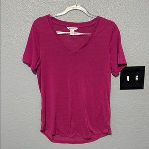 Women's Magenta V-Neck Athleta Top
